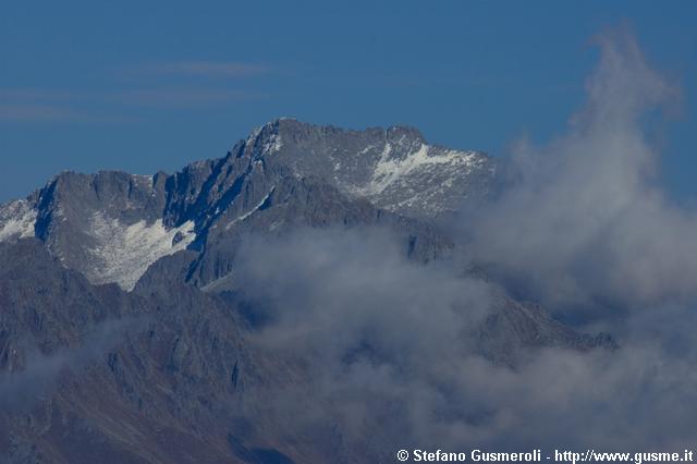  Monte Spluga tra le nuvole - click to next image