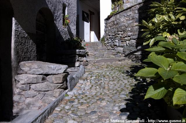  Vicolo di Ponteggia - click to next image