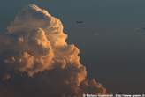 20060803_202840 Aereo tra i cumuli al tramonto